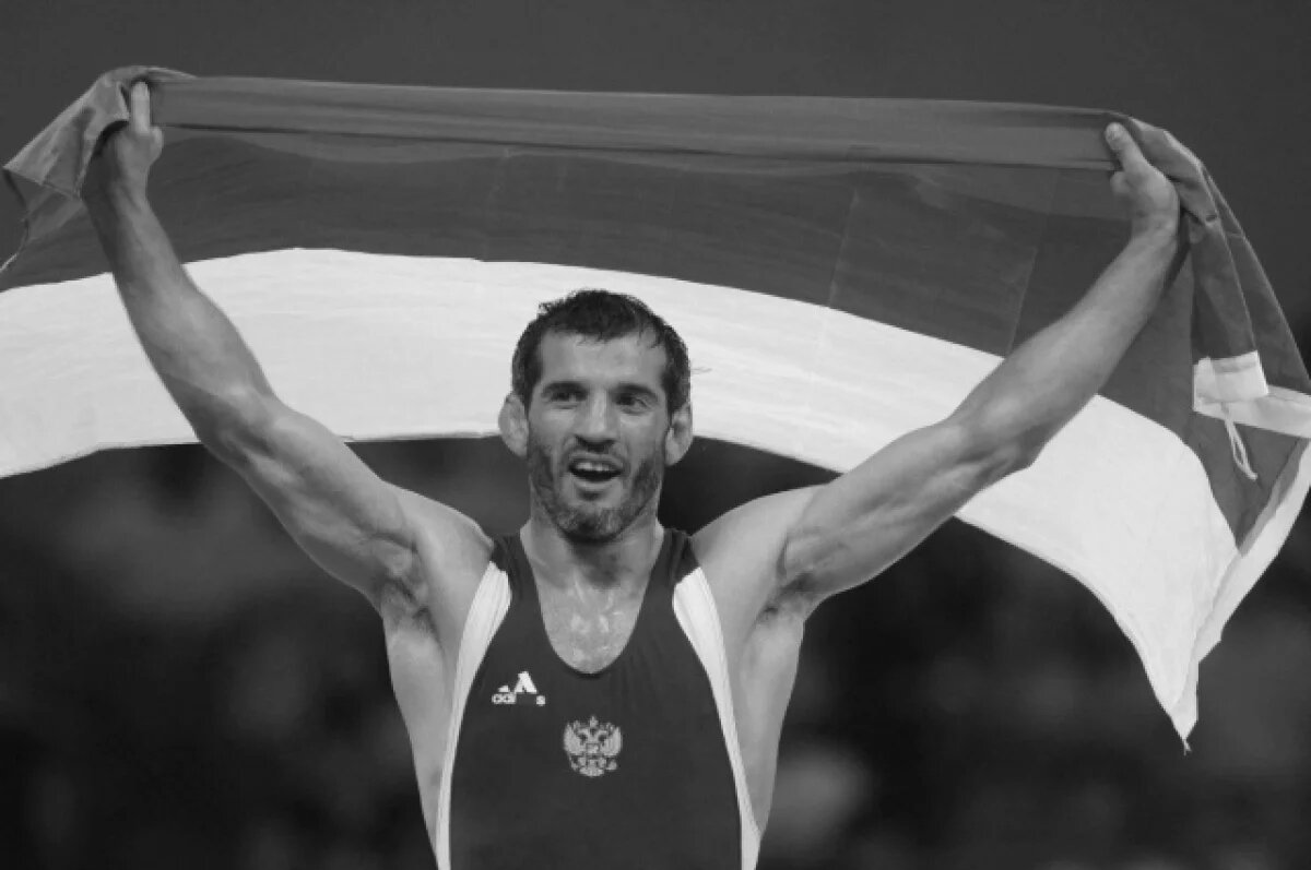    Бувайсар Сайтиев несколько дней не дожил до 50-летия.