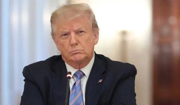 Shutterstock / FOTODOM / Chip Somodevilla