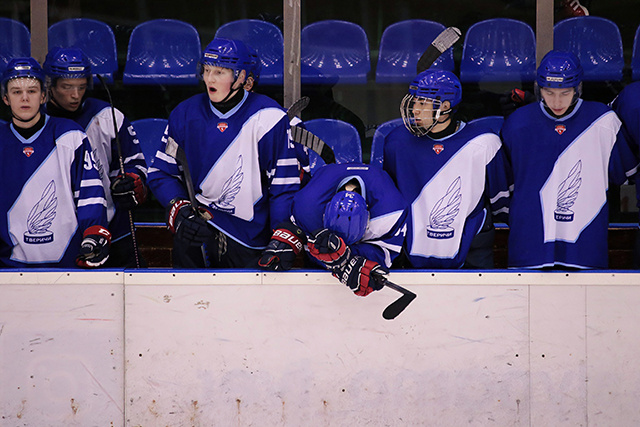 «Тверичи» на своей площадке пропустили 11 шайб