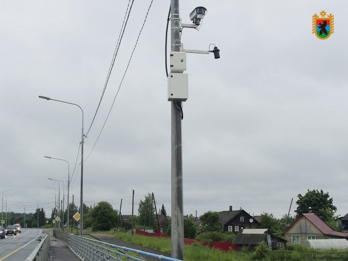    Ультразвуковой датчик уровня воды, установленный на мосту через реку Шую. Фото: Упрдор «Кола»