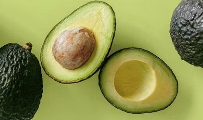 Как правильно выбирать фрукт я описала в конце статьи. Если плод зеленоват, и мякоть твёрдая, плоды заверните в бумагу и положите в тёплое место, плод дойдёт за 24 часа.  