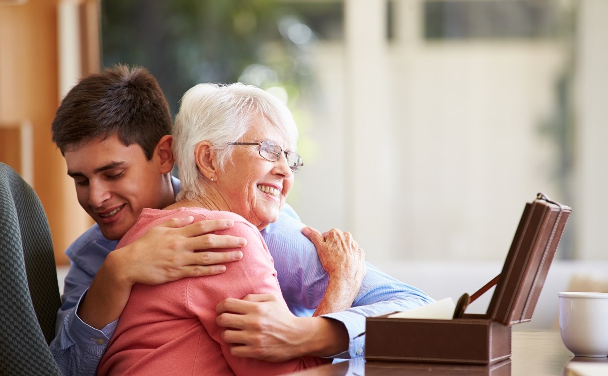 внук и бабушка