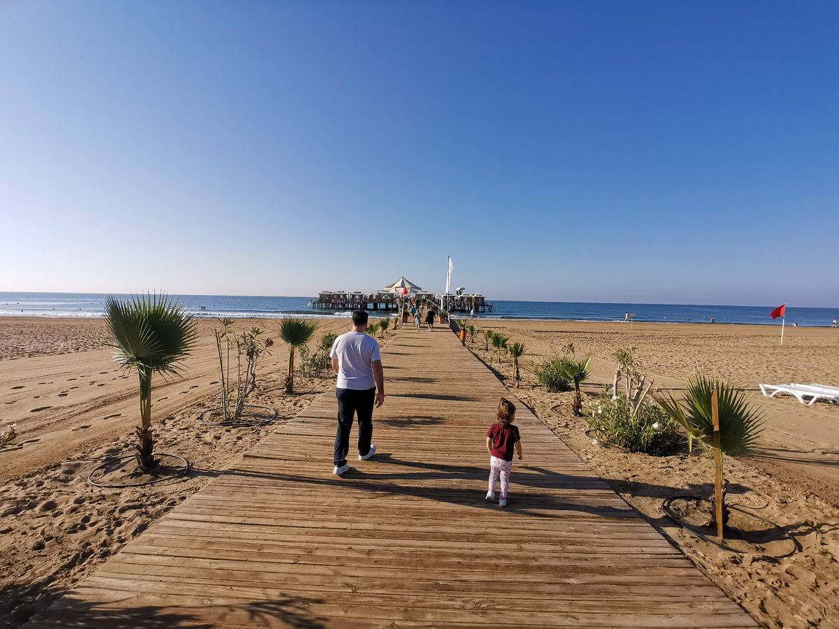 Песчаный классный пляж