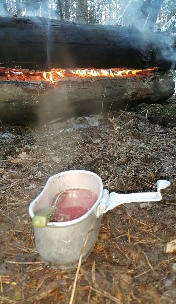 Ночёвка с нодьей и суп из десантного котелка. Начало 10-х. Извиняюсь за качество старого снимка