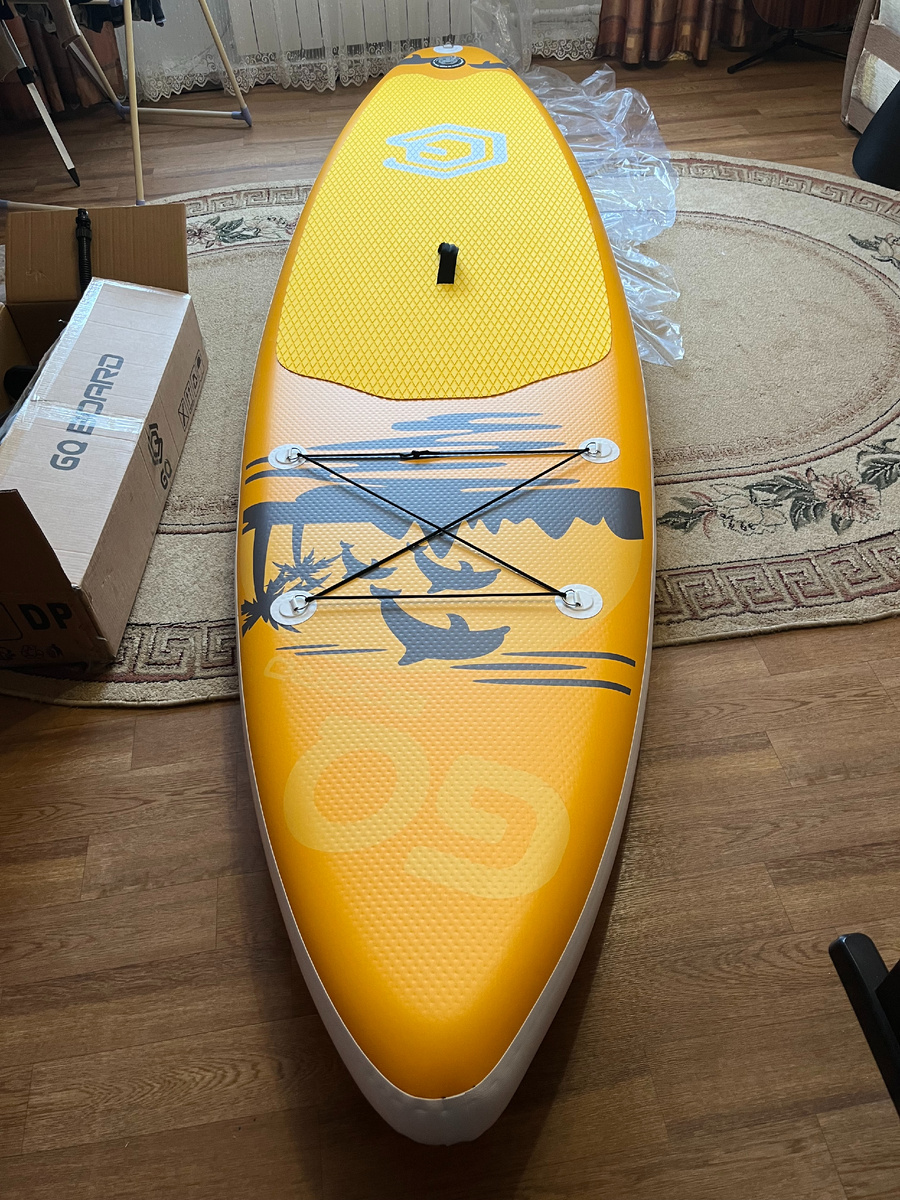 Сап борд имеет drор stitсh-систему. Она создает надежный и прочный каркас. Он покрыт эластичным синтетическим текстильным материалом (плотность 1000 Dеn). Снаружи сап борд покрыт прочным армированным ПВХ. Периметр сап борда укреплен двойным слоем ПВХ и тканевой основой. Палуба выполнена из антискользящего покрытия ЕVА.

🏄‍♂‍Сап борд подойдет для новичков и опытных любителей активного отдыха на спокойной воде и на волнах.

Характеристики:
Вес доски, кг: 8,19
Размеры, мм: 3350 * 810 * 150
Объём, л: 201
Грузоподъёмность, кг, до: 180
Жесткость, рsi: 15
Размер упаковки (дл х шир х выс), см: 40 х 20 х 90 Максимальная нагрузка, кг, до: 180