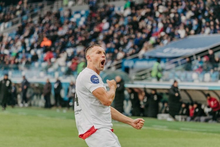    Артем Дзюба/ фото: fcakron.ru