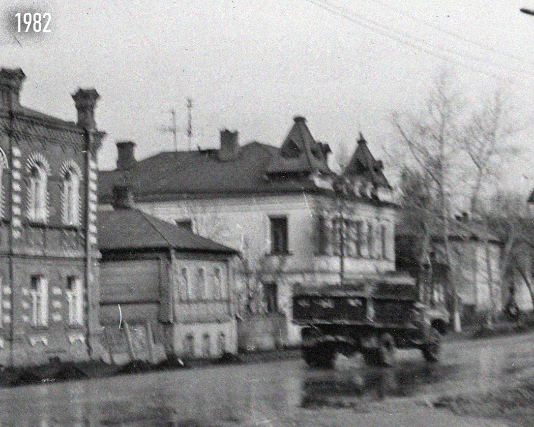 ФОтография дома, просп. Красной Армии 97. источник pastvu.com