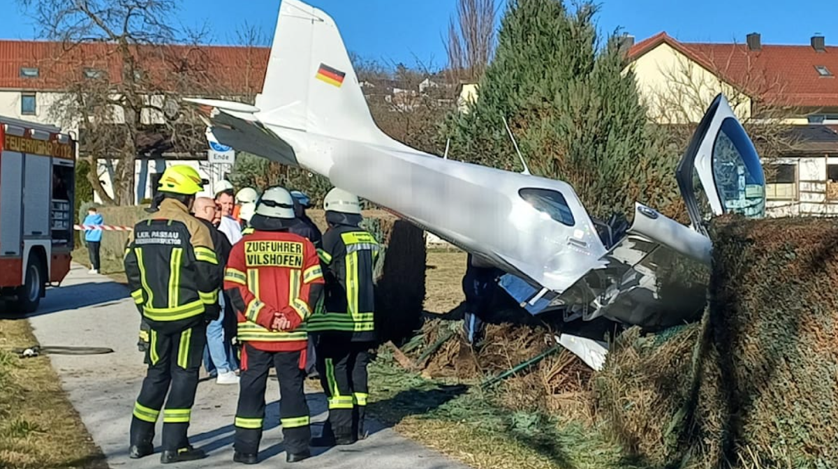 Пожарная часть на месте происшествия. К счастью, пострадавших не было. Фото: Riedl / zema-media.ru