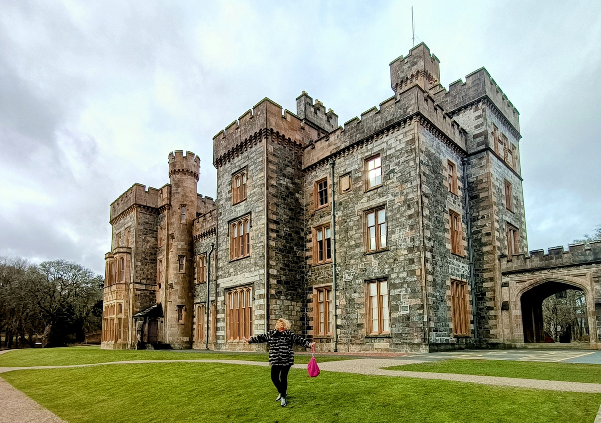 Остров Льюис. Гибриды. Замок Lews. Шотландия. Фото автора 