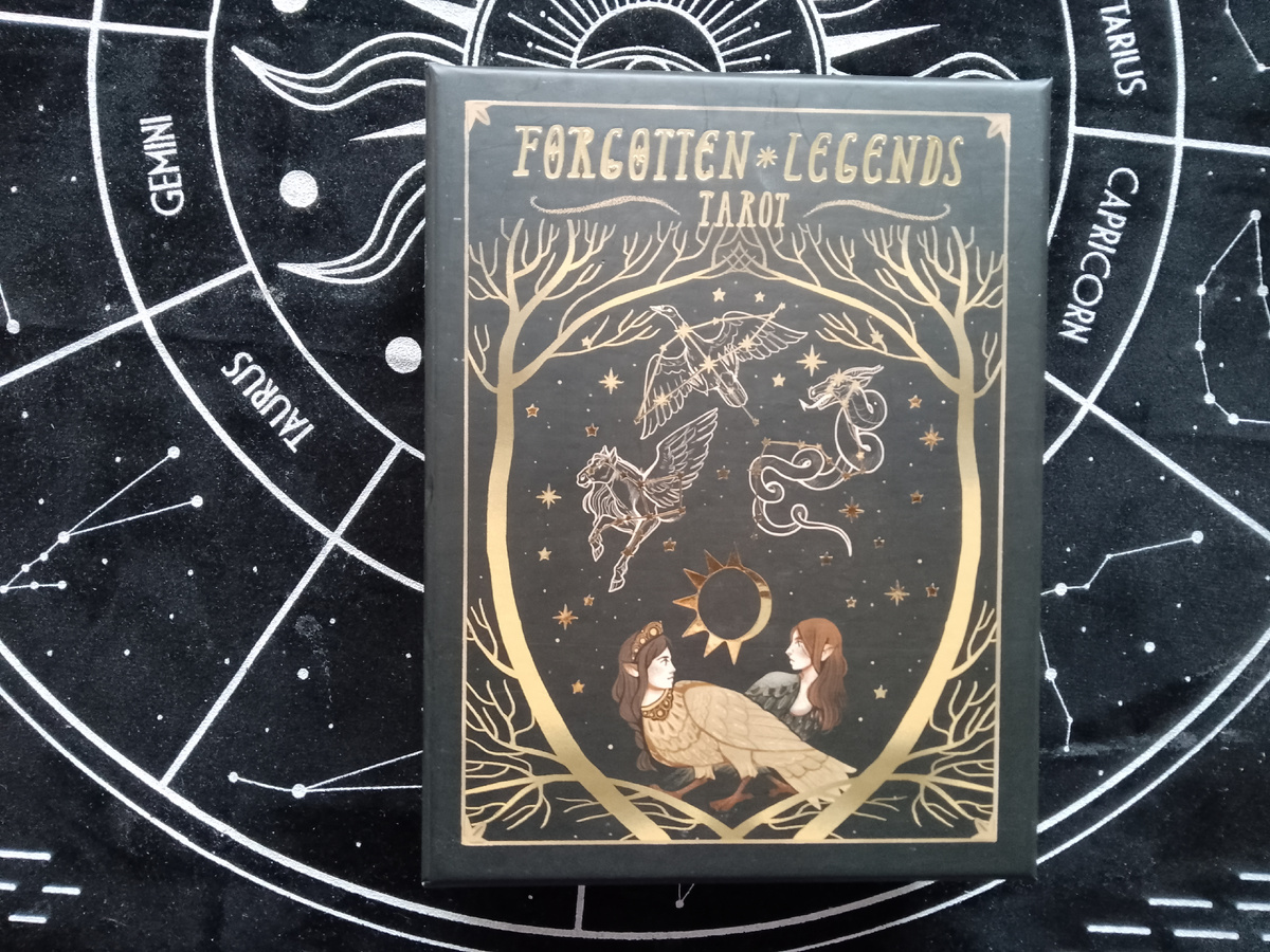 Коробка колоды Forgotten Legends Tarot