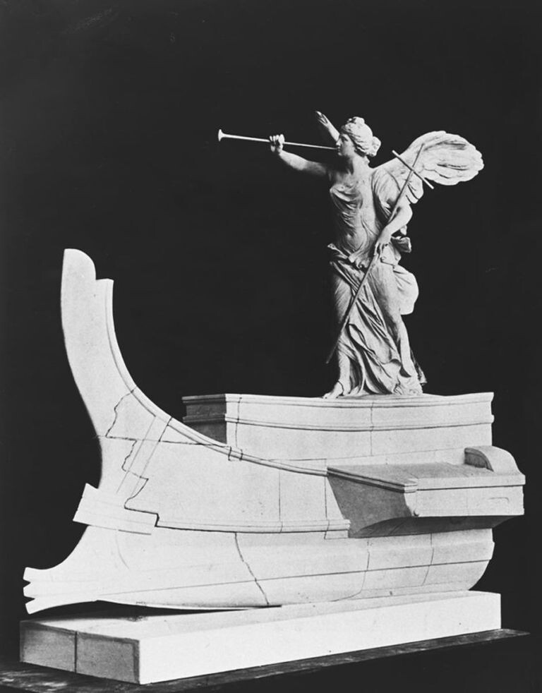 Модель «Победы Самофракийской» по Бенндорфу и Хаузеру, 1880 год.
Источник: https://magisteria.ru/data/2022/09/id-19-Nika-Samofrakiyskaya-1663960785508-768x982.jpg