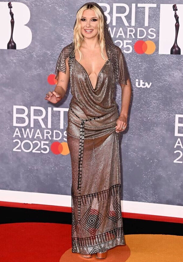     бобби браун Brit Awards 2025 фото