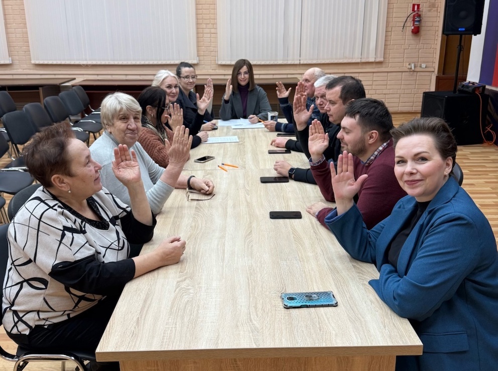 Члены Прионежской избирательной комиссии подводят итоги  выборов.