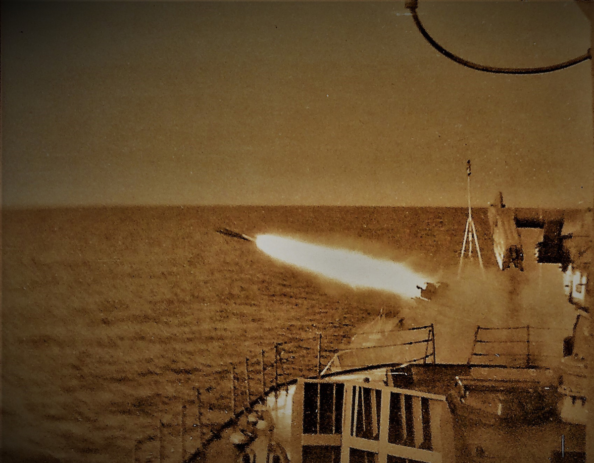 Фото А.Строкова, РКР "Севастополь". 1987 год, стрельба полным боекомплектом РБУ-6000 в окрестностях Алеутских островов по программе "Андромеда-2". 