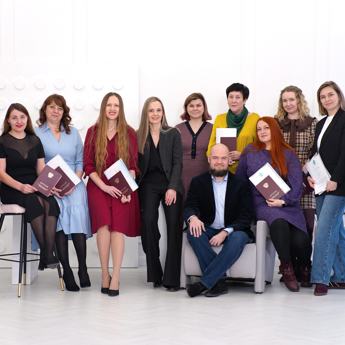 Куратор Анастасия с выпускниками