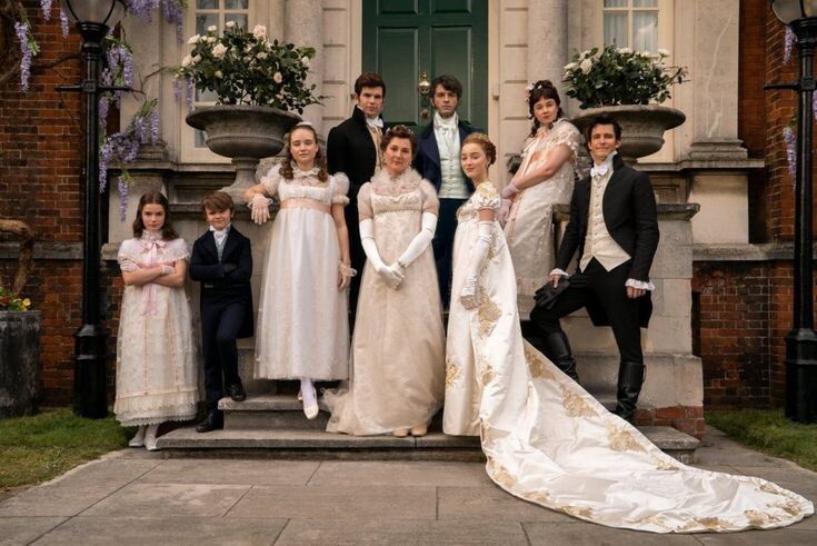 В сборе вся дружная семья Бриджертонов - четыре брата, четыре сестры и их матушка