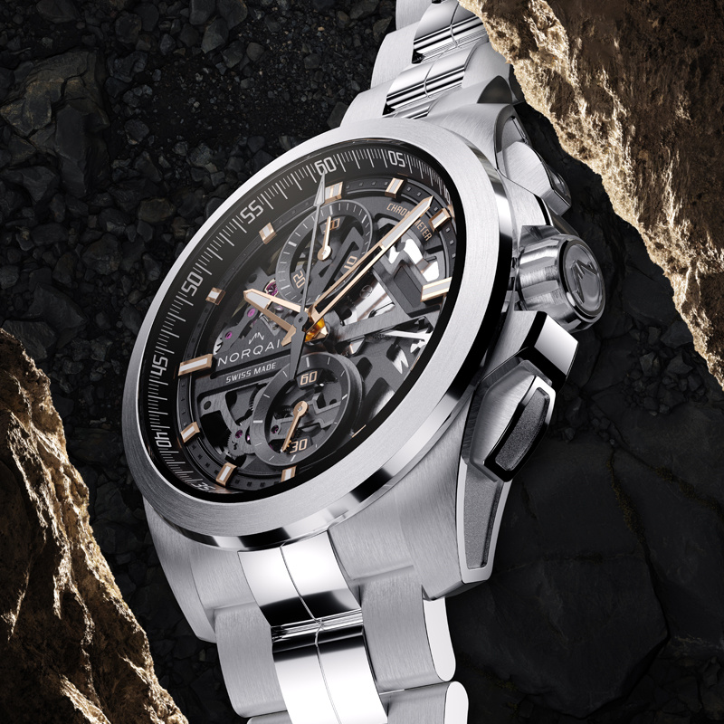 Хронограф NORQAIN Independence Skeleton Chrono в 42 мм корпусе из стали с функцией Flyback и скелетонизированным циферблатом