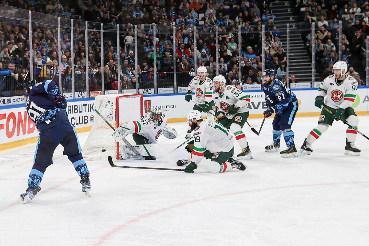 Матч регулярного чемпионата КХЛ "Сибирь" - "Ак Барс".