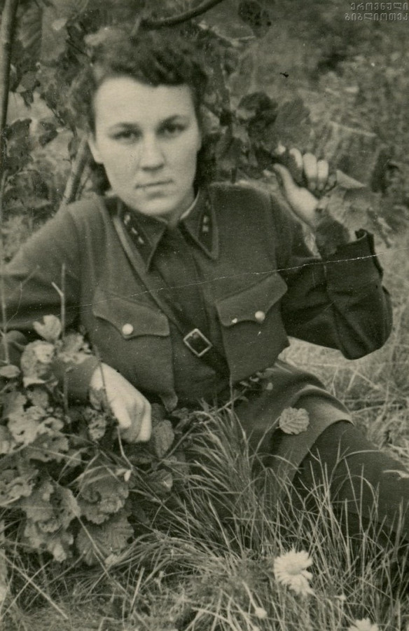 Виктория Мжаванадзе в годы войны. 