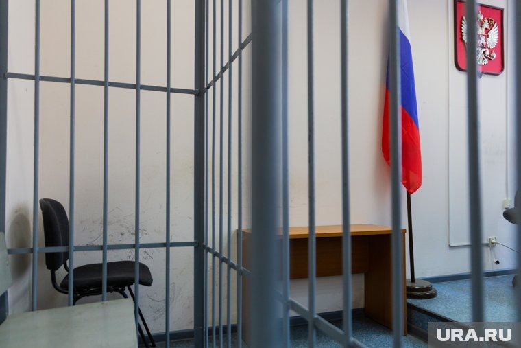    Преступники предоставляли фотокопии паспортов с ложными сведениями о возрасте