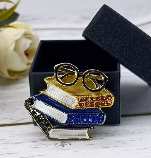 Брошь учителю