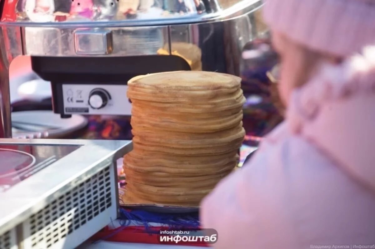    Более трех тысяч астраханцев пришли на празднование Масленицы в «Аркадии»