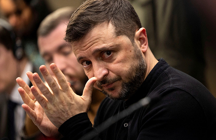    Владимир Зеленский на пресс-конференции в Лондоне. 2 марта 2025 года.REUTERS/Carlos Jasso