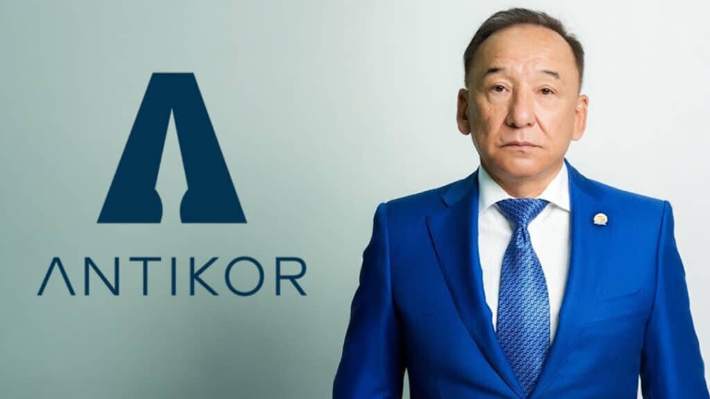    Его младший брат Нурлан Нигматулин был председателем мажилиса, работал в администрации президента, был вице-министром транспорта / коллаж: kursiv.media, бильд-редактор: Дастан Шанай