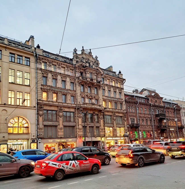 Дом Г.Блокка, Невский 65 /фото из личного архива, 2025/