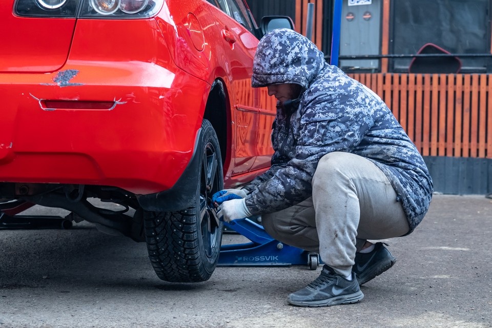    Автомойка и шиномонтаж традиционно возглавляют список самых популярных услуг у автомобилистов – в топ-5 также входят кузовной ремонт, техобслуживание и косметические работы. ИВАНОВА Диана