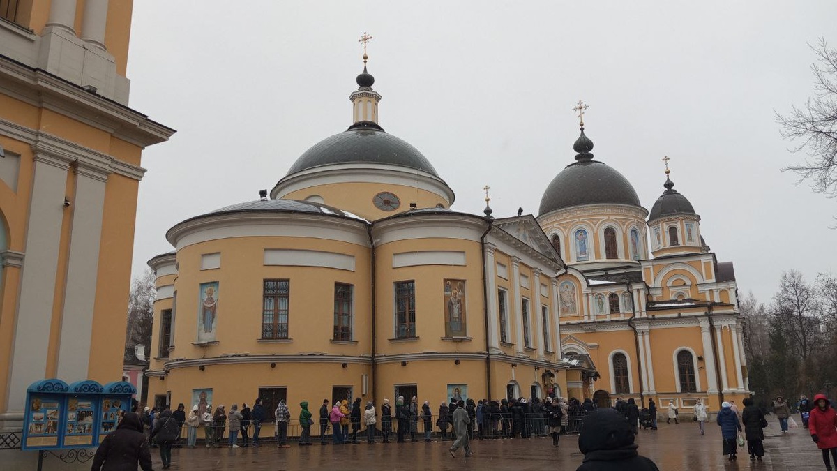 Покровский монастырь ( личное фото автора )
