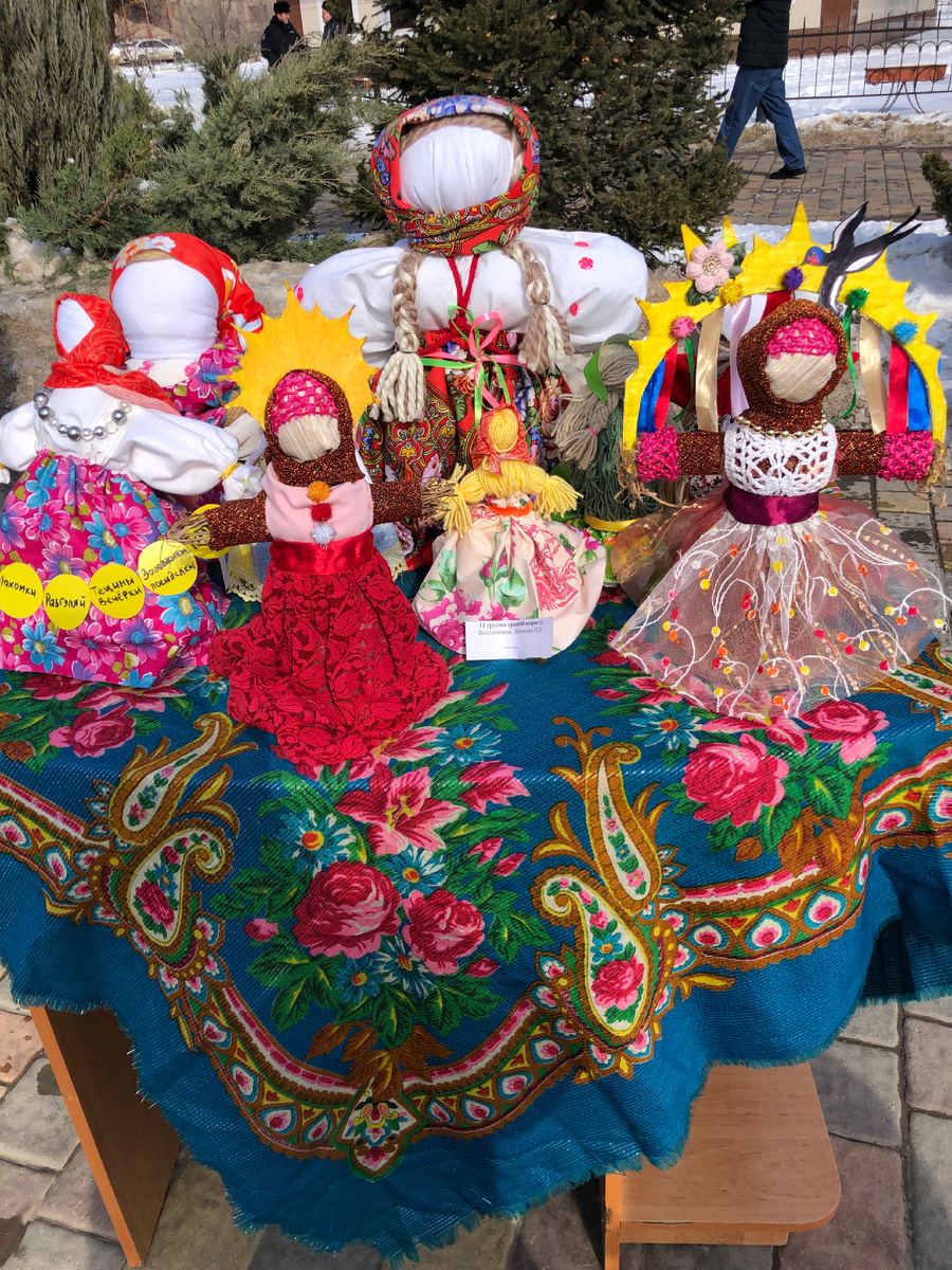 На празднике