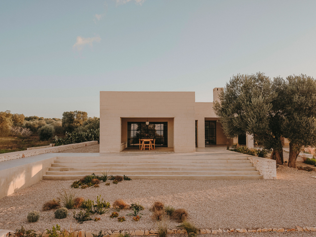 Фасад здания.