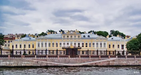 Шереметьевский дворец.  Из картинок Яндекса
