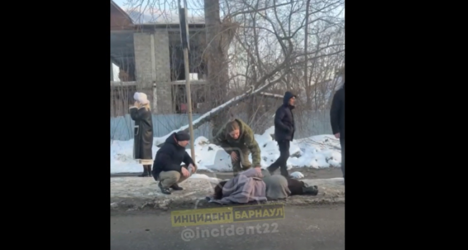    На Власихинской сбили двух пешеходов . Источник: Кадр из видео