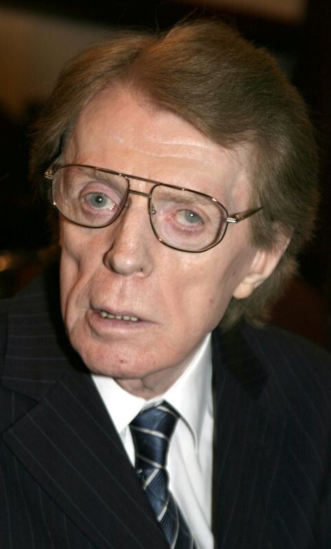 Олег Стриженов

