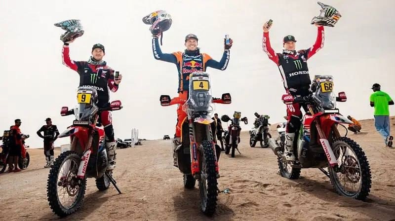 Создать карусельГлавные мотоциклетные события: юбилей Goldwing, рекорды Triumph и новинки от Buell и Honda