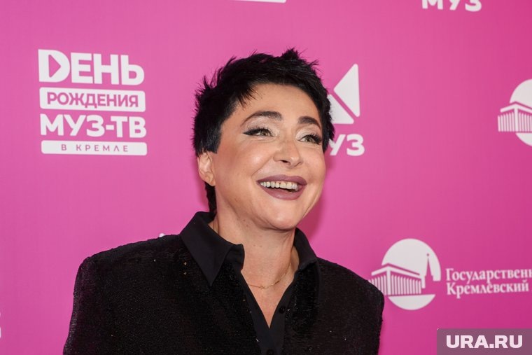    Лолита уже в самое ближайшее время появится в эфире шоу «Суперстар»