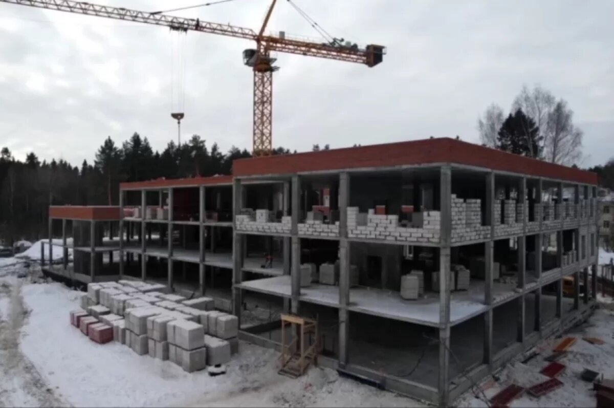   В Перми у строящегося здания поликлиники фтизиодиспансера появился каркас