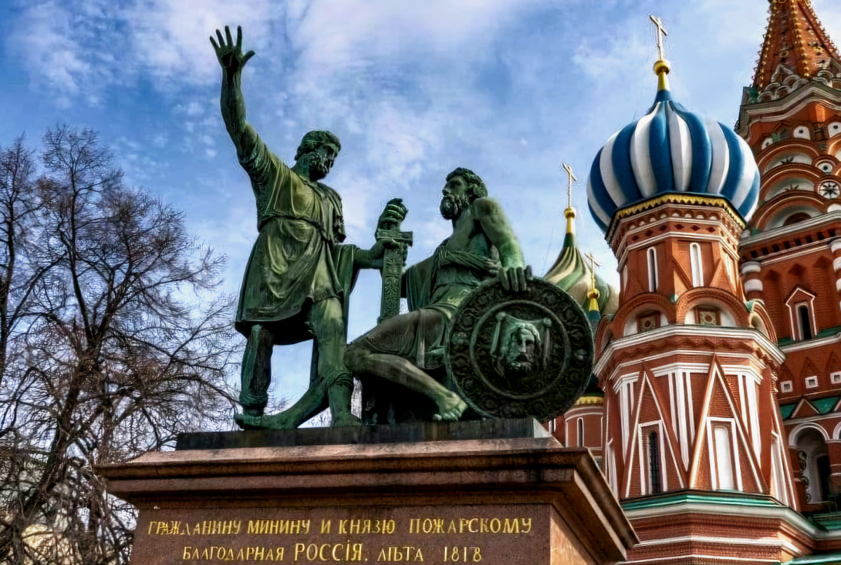 Памятник Минину и князю Пожарскому в Москве. Фото из открытых источников.