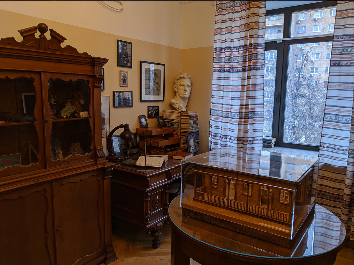    Обстановка «Квартиры в Студенецком переулке»