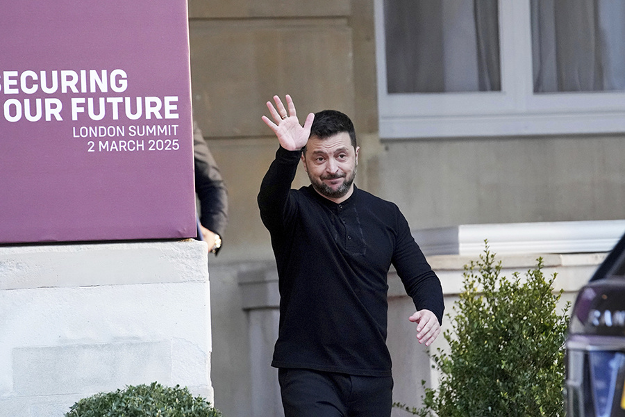    © Christophe Ena/AP/TASS