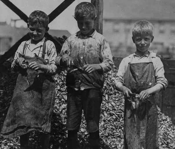 Дети на фабрике