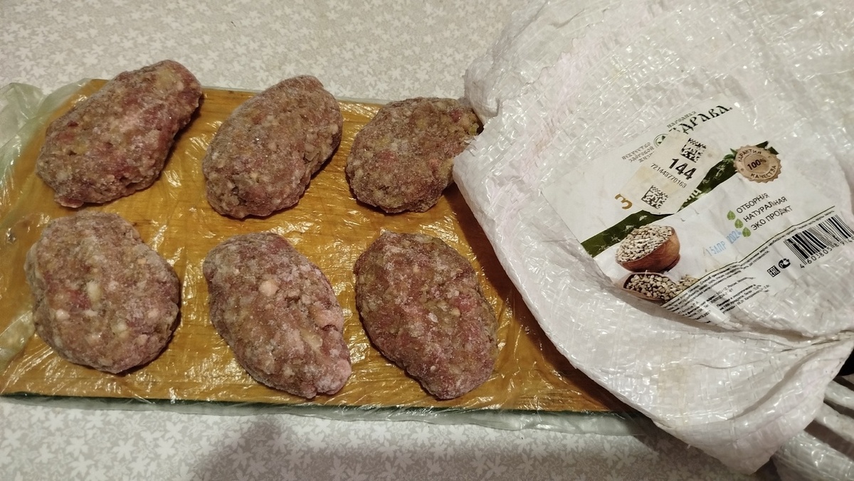 Это мои замороженные котлеты с добавлением гречки.  