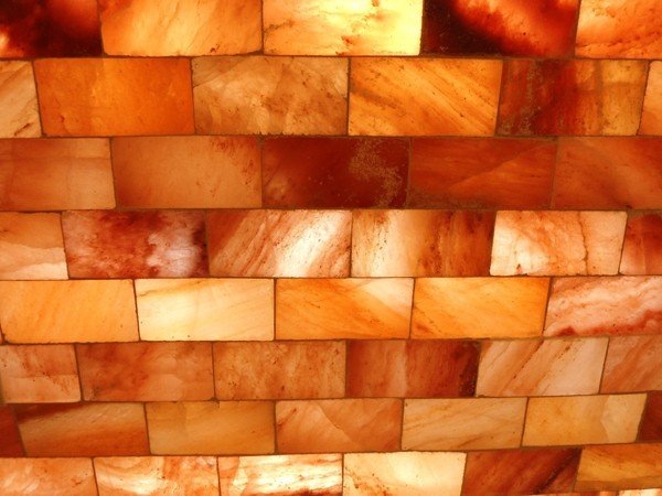 Гималайская соль (собрана стена с подсветкой)