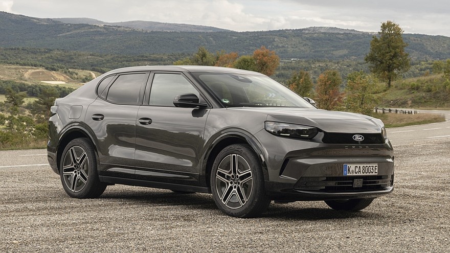    На фото: актуальный кроссовер Ford Capri