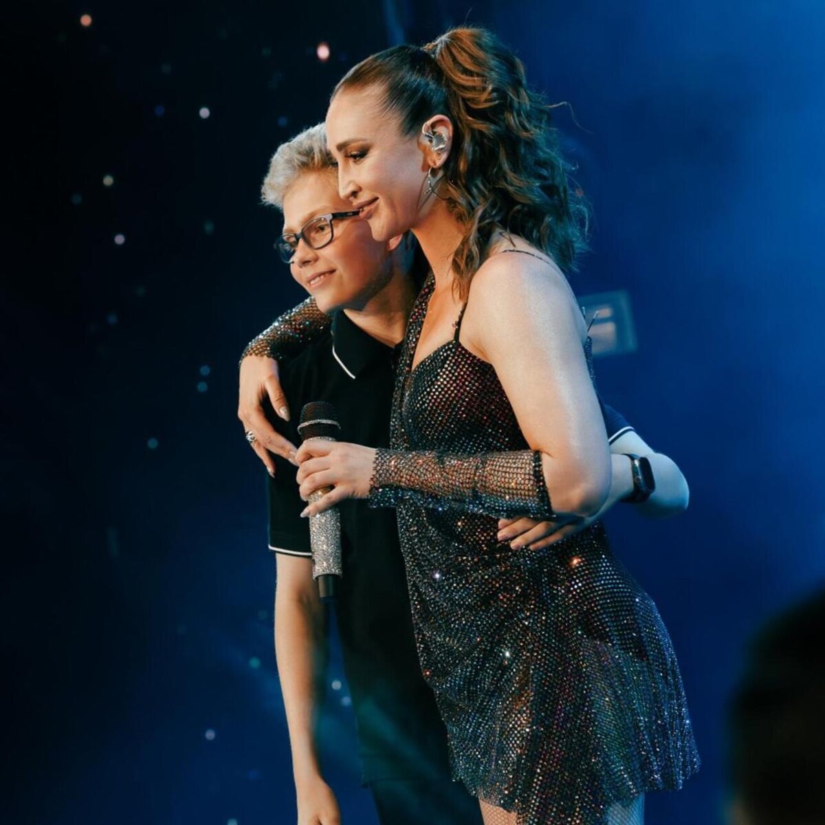    Ольга Бузова с крестным сыном Социальные сети