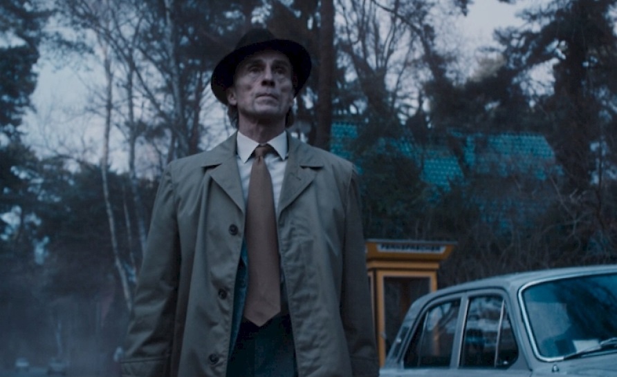 Пролистните изображение, чтобы увидеть следующий кадр из фильма «Особые способности товарища Малера» (2017)