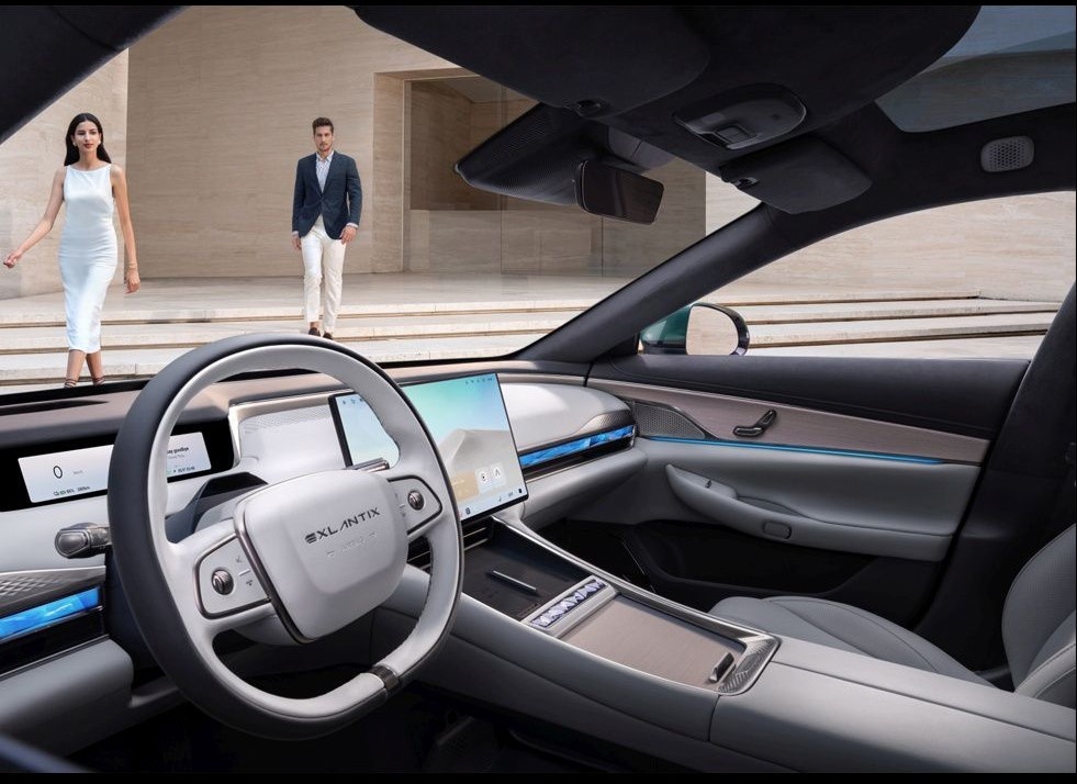 Интерьер Exlantix  ES