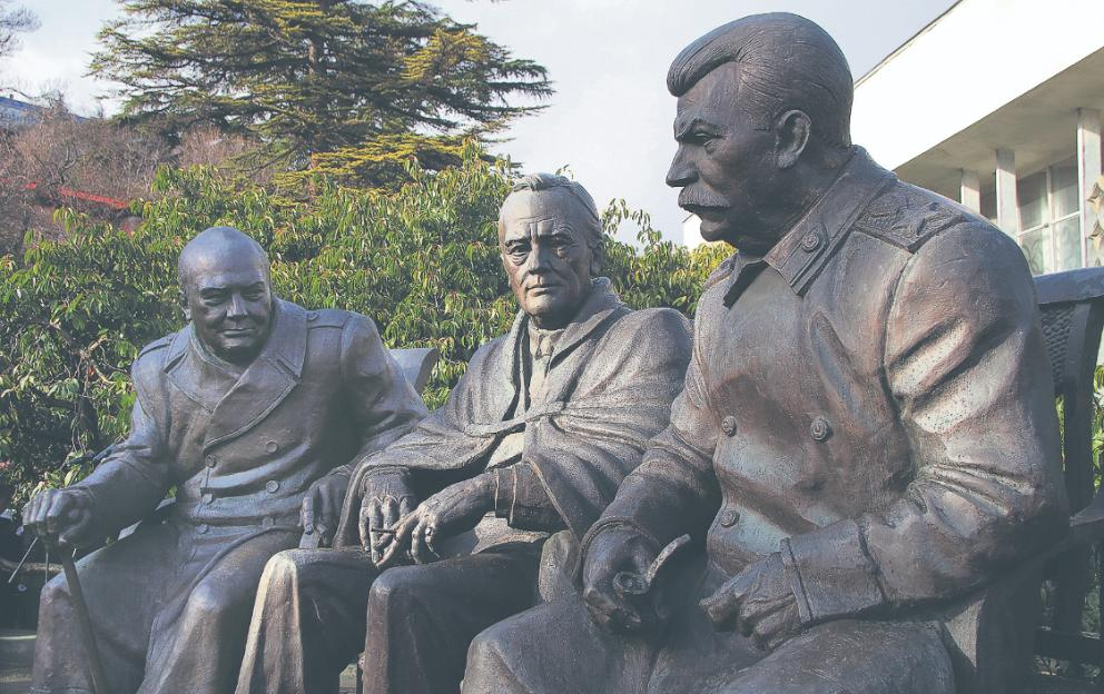 Памятник участникам Ялтинской конференции 1945 года в Ливадийском парке / Артем Креминский / РИА НОВОСТИ